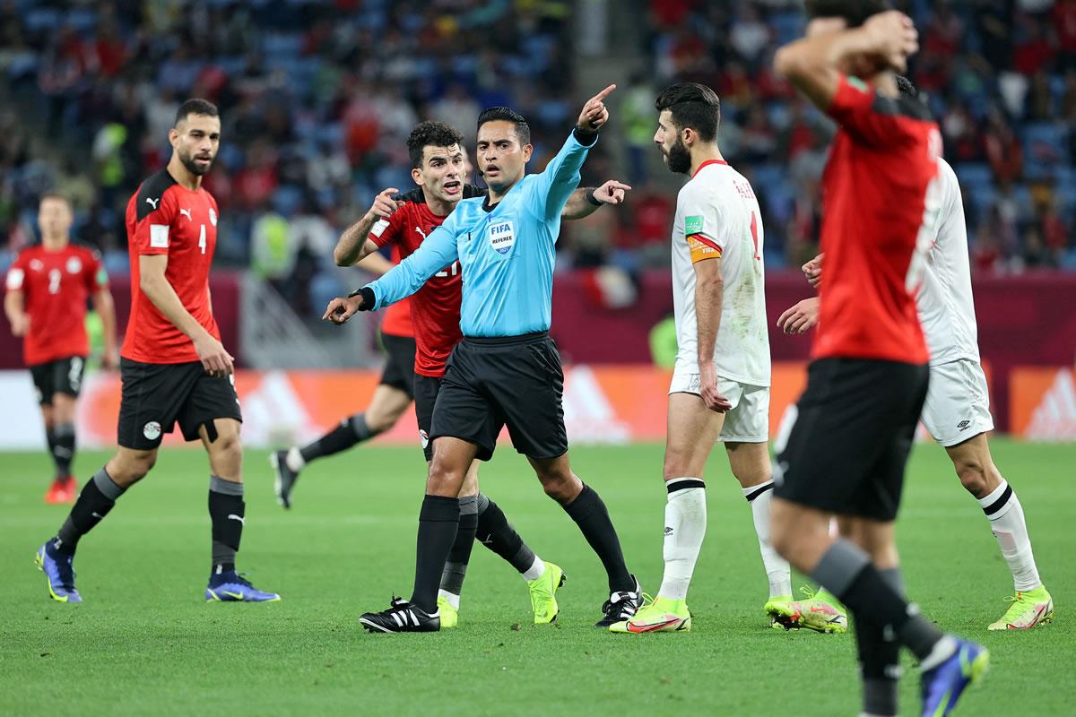 Saíd Martínez durante el partido de cuartos de final de la Copa Árabe 2021 entre Egipto y Jordania en el estadio Al-Janoub en la ciudad qatarí de Al-Wakrah.