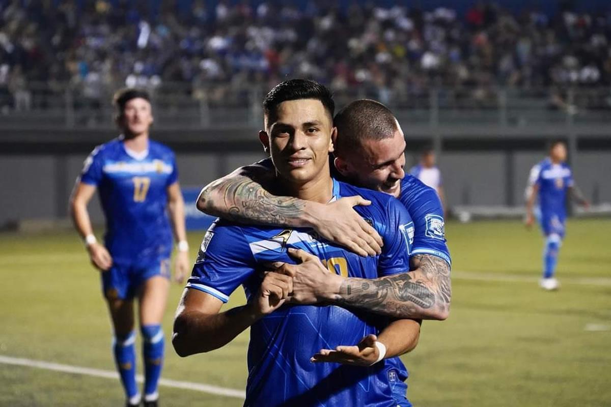 Bancy Hernández celebrando uno de sus goles contra Belice.