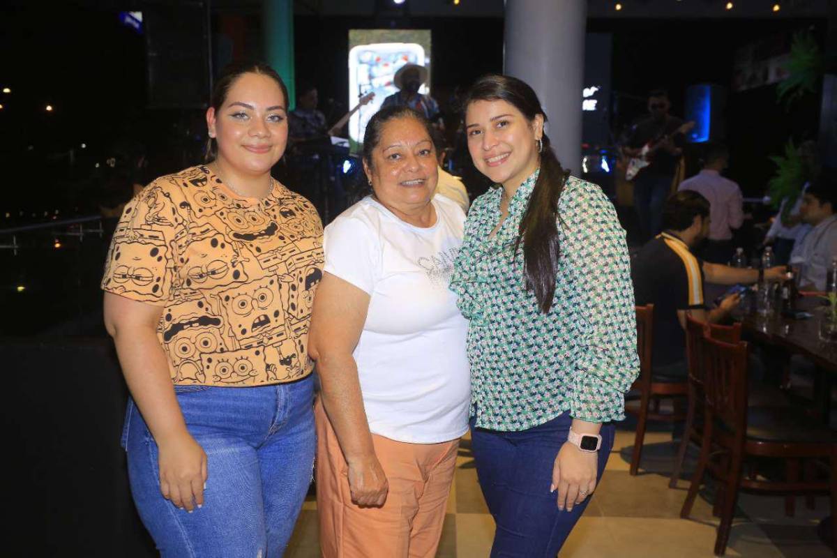 Algarabía y fiesta en apertura de La Zona en Mega Mall San Pedro Sula