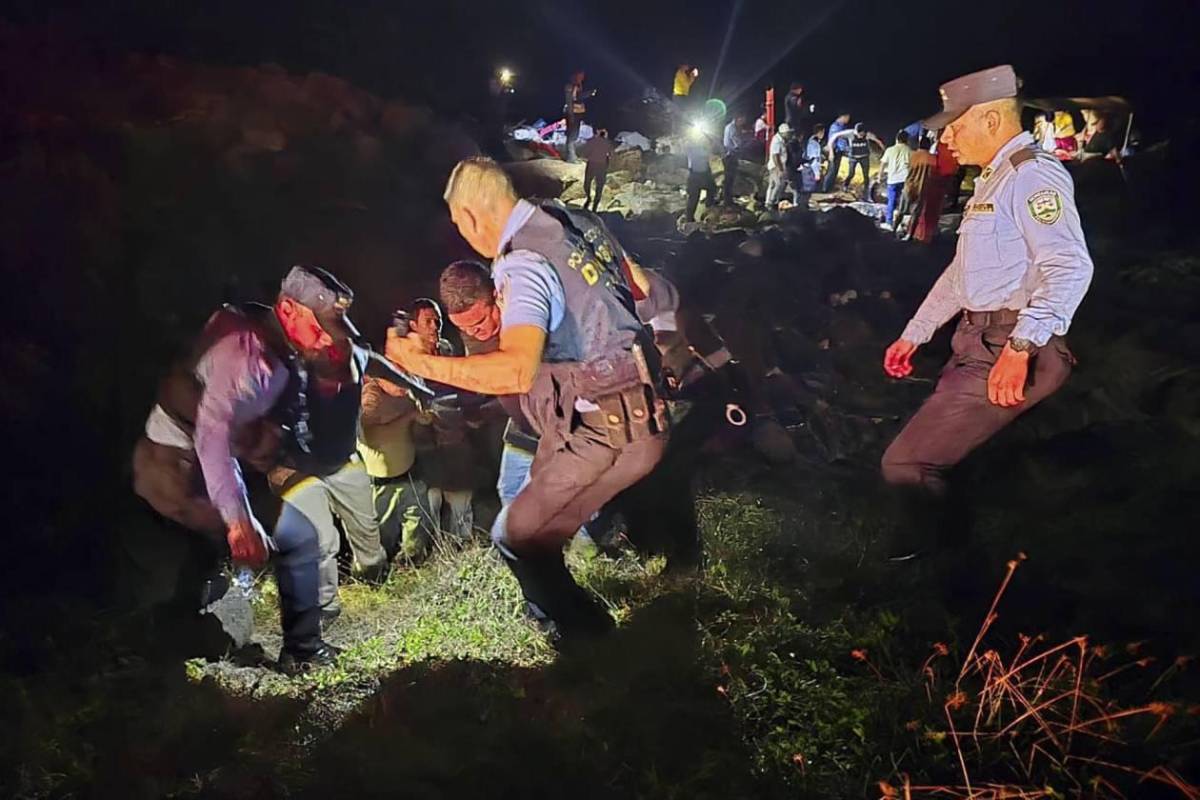 Voy con miedo, está todo oscuro: sobreviviente revela últimos segundos del accidente en Roatán