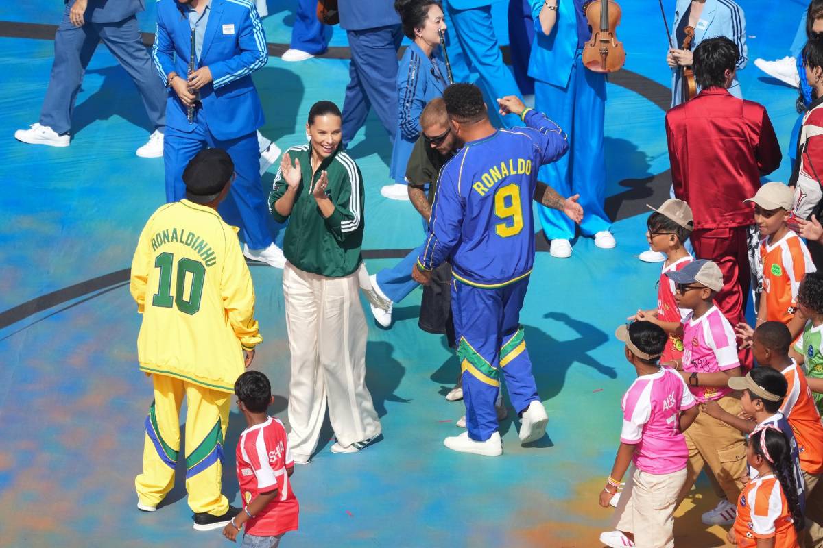 Histórico show en la final del Mundial: Shakira enamoró, sorpresa con Ronaldinho y Ronaldo