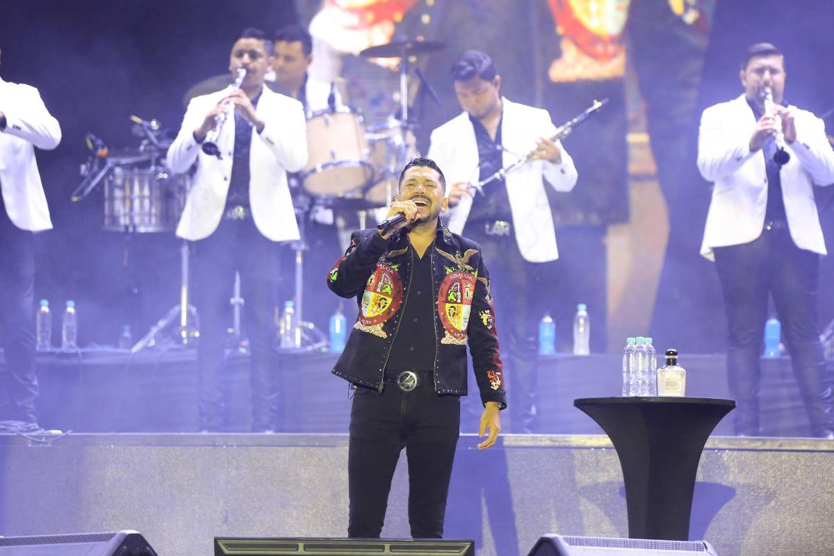 Luis Ángel El Flaco y Conjunto Primavera protagonizan tremenda fiesta romántica