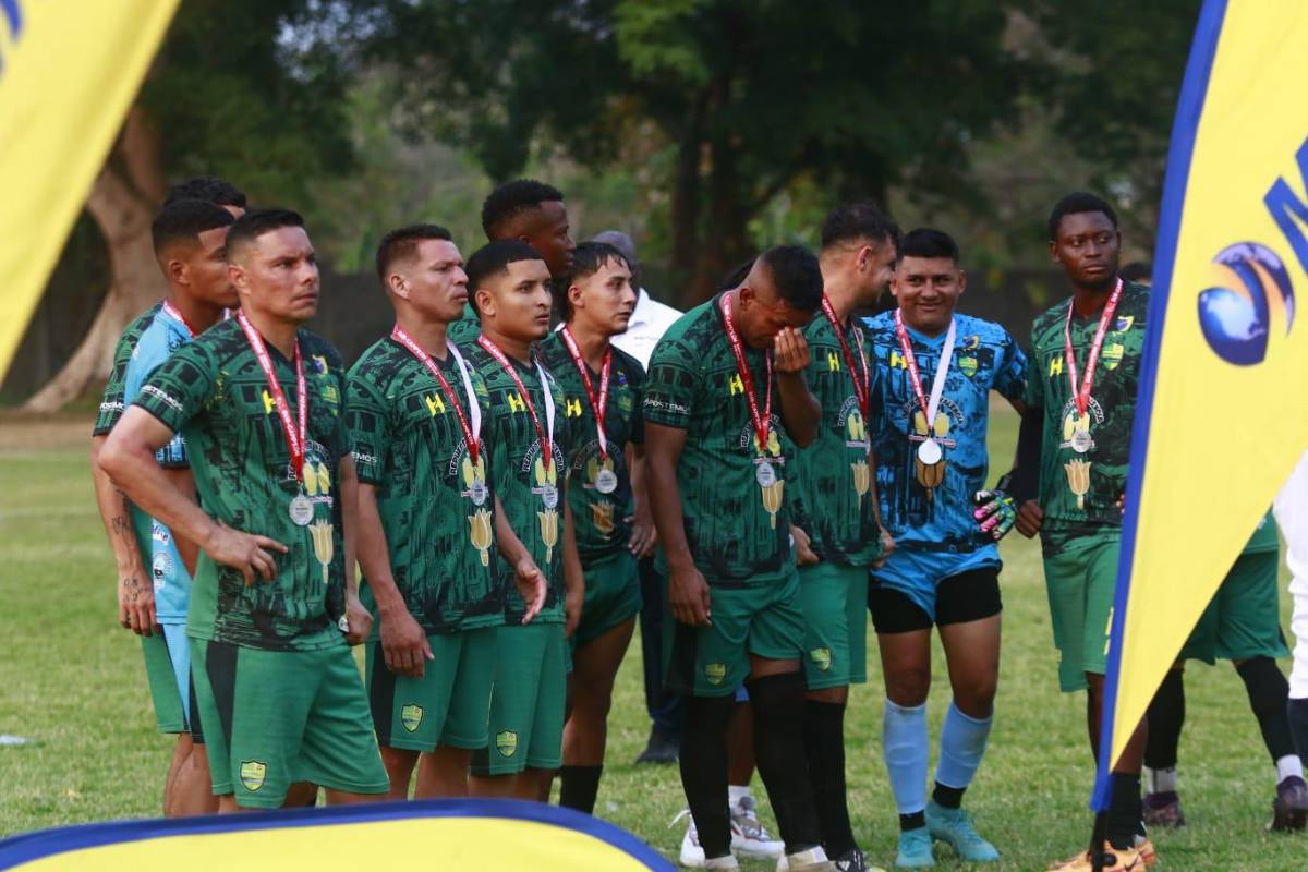 Hondupino campeón, tristeza del Brasilia y jugador fue retirado en ambulancia