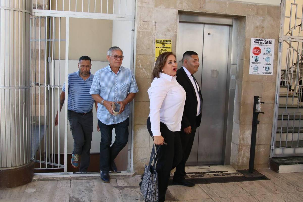 Gladis Aurora López reaparece en el Congreso Nacional tras atentado