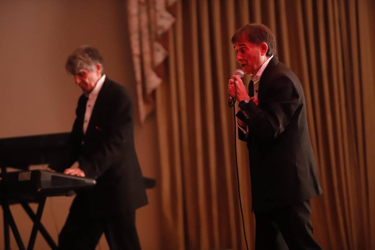 Una noche llena de romanticismo con Los Galos de Chile