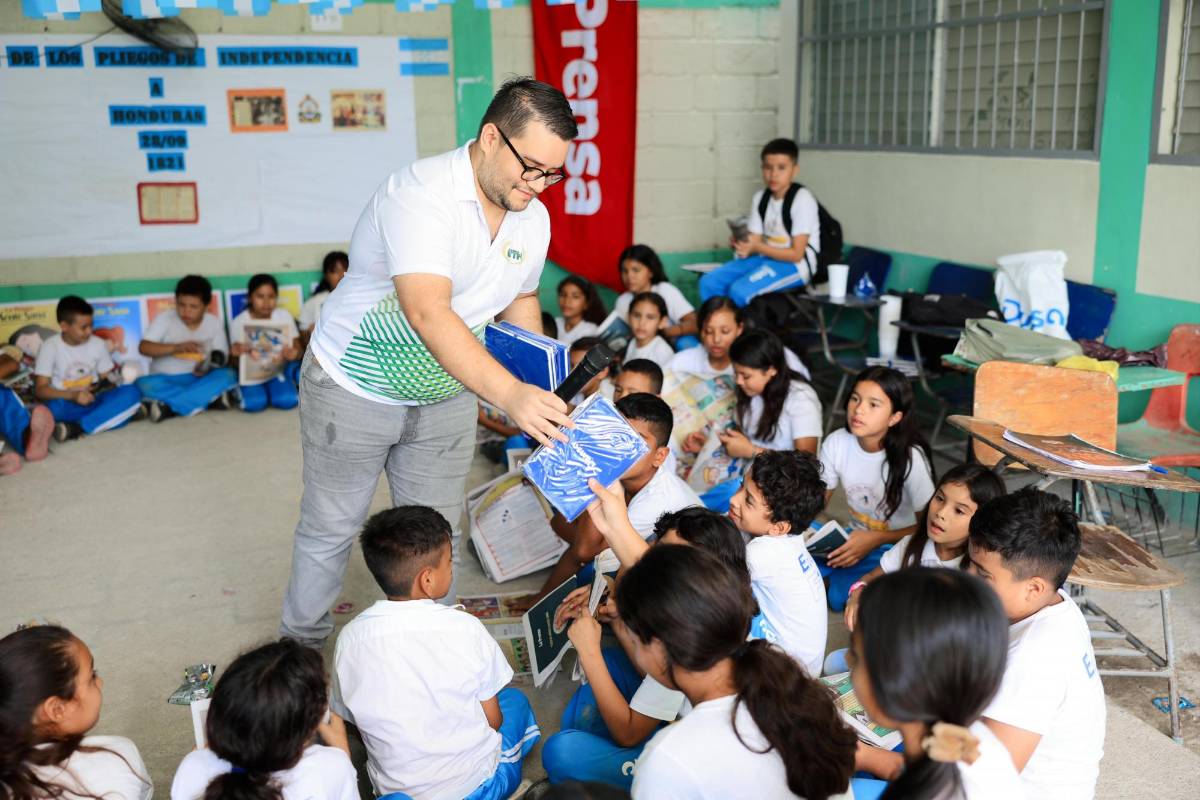 Escolares de la Flor de Cuba reciben taller sobre el bullying