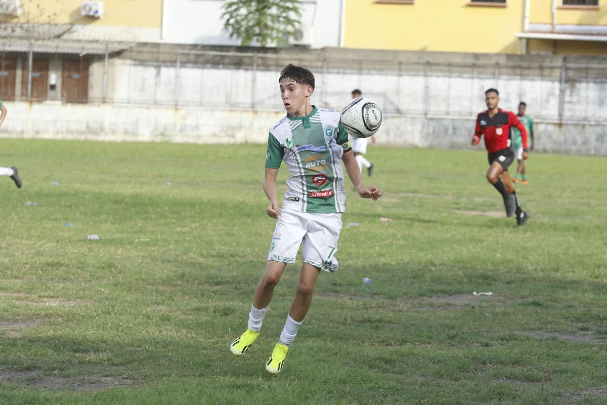 Jefferson Melgar, el chico de los 32 goles en un partido: “Quiero ser un jugador profesional”