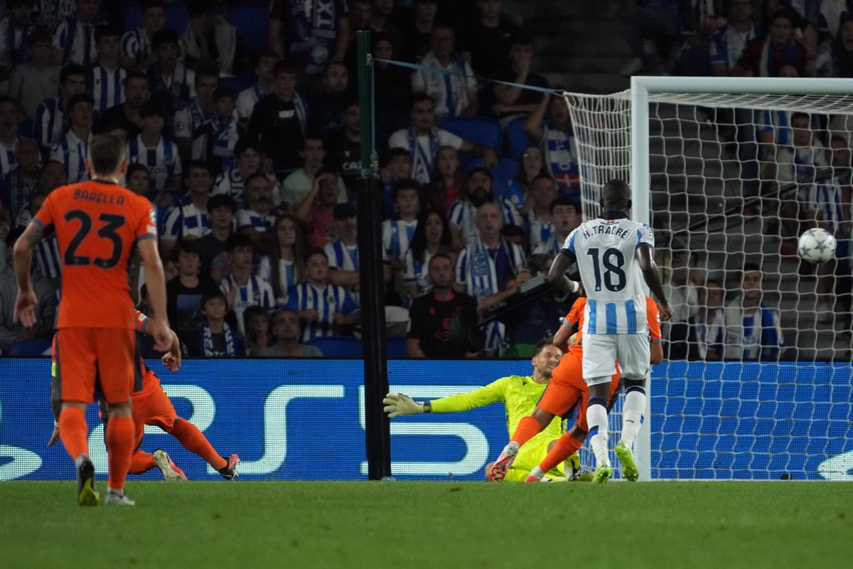 El disparo de Lautaro Martínez que terminó en el empate del Inter.