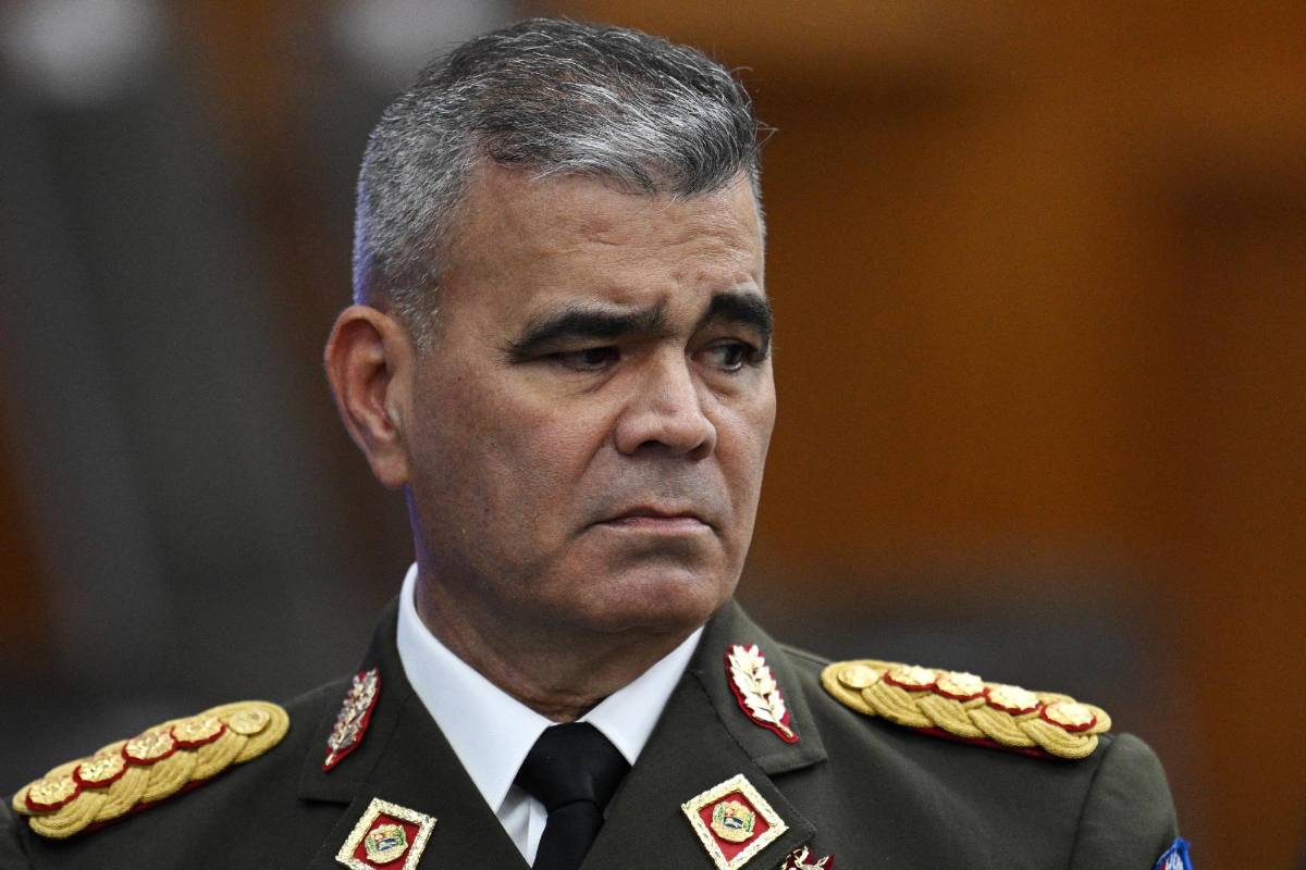 Militares de Venezuela cierran filas con Maduro