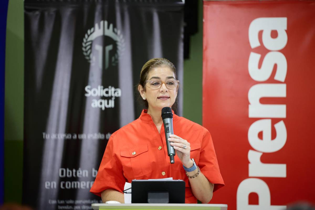 “Todos tenemos que ser parte de esta iniciativa y proveer soluciones a los niños y jóvenes”, expresó Ruth Marie Canahuati, Directora Captación de Audiencias de Grupo OPSA.