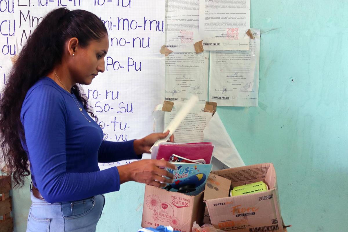 El aula está en un local al interior del mercado “Laureles”, donde se concentra el mayor flujo de solicitantes de asilo en Tapachula.