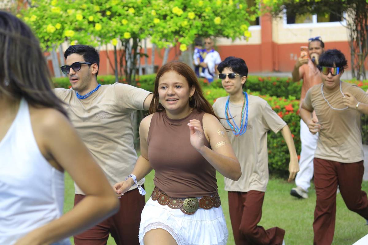 ¡Un inicio de clases inolvidable!  Así fue la Senior entrance de Big Step