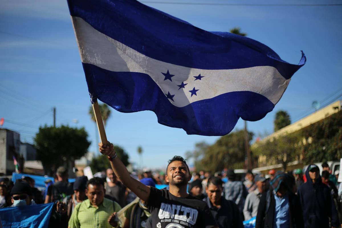Experta explica por qué la gente huye de Honduras y cómo resolverlo
