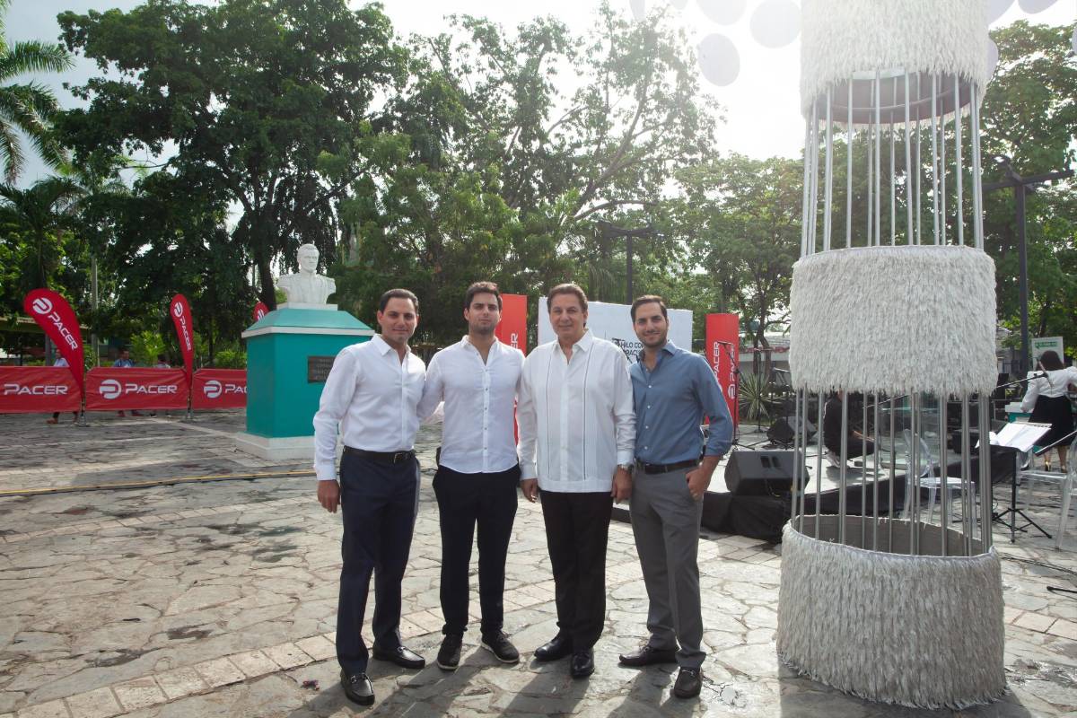Juan Carlos Canahuati, Alejandro Canahuati, Mario Canahuati y Mario Alberto Canahuati.