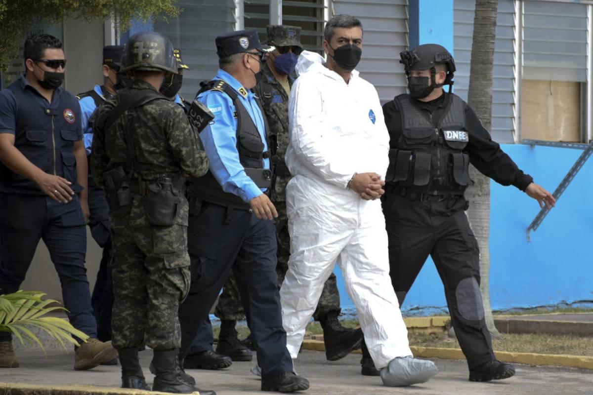 Clínica, avionetas y carros de lujo: bienes del doctor ligado con los Urbina