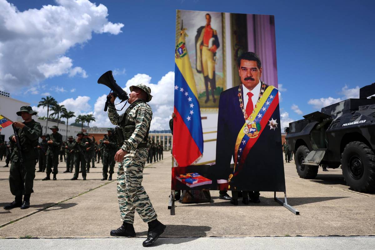 Maduro ordena entrenamiento militar de civiles ante un eventual ataque de EEUU