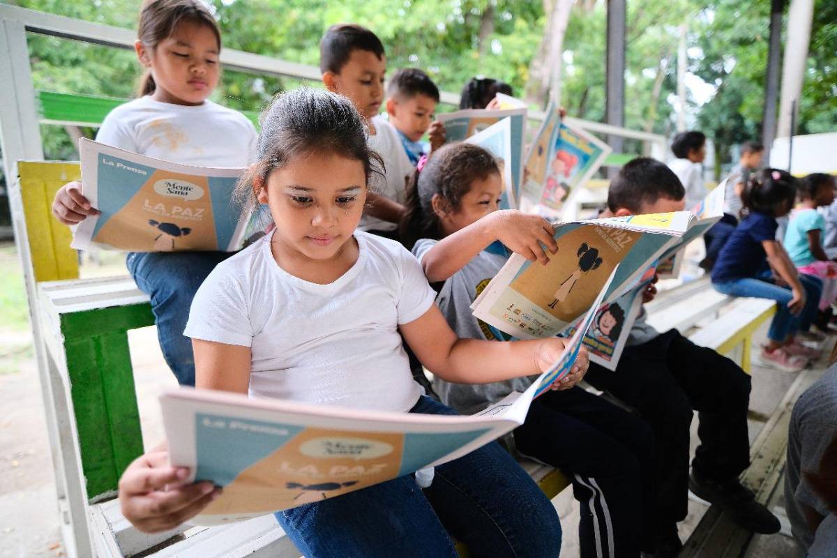 Fascículos de Mente Sana llegan a estudiantes del sector Calpules