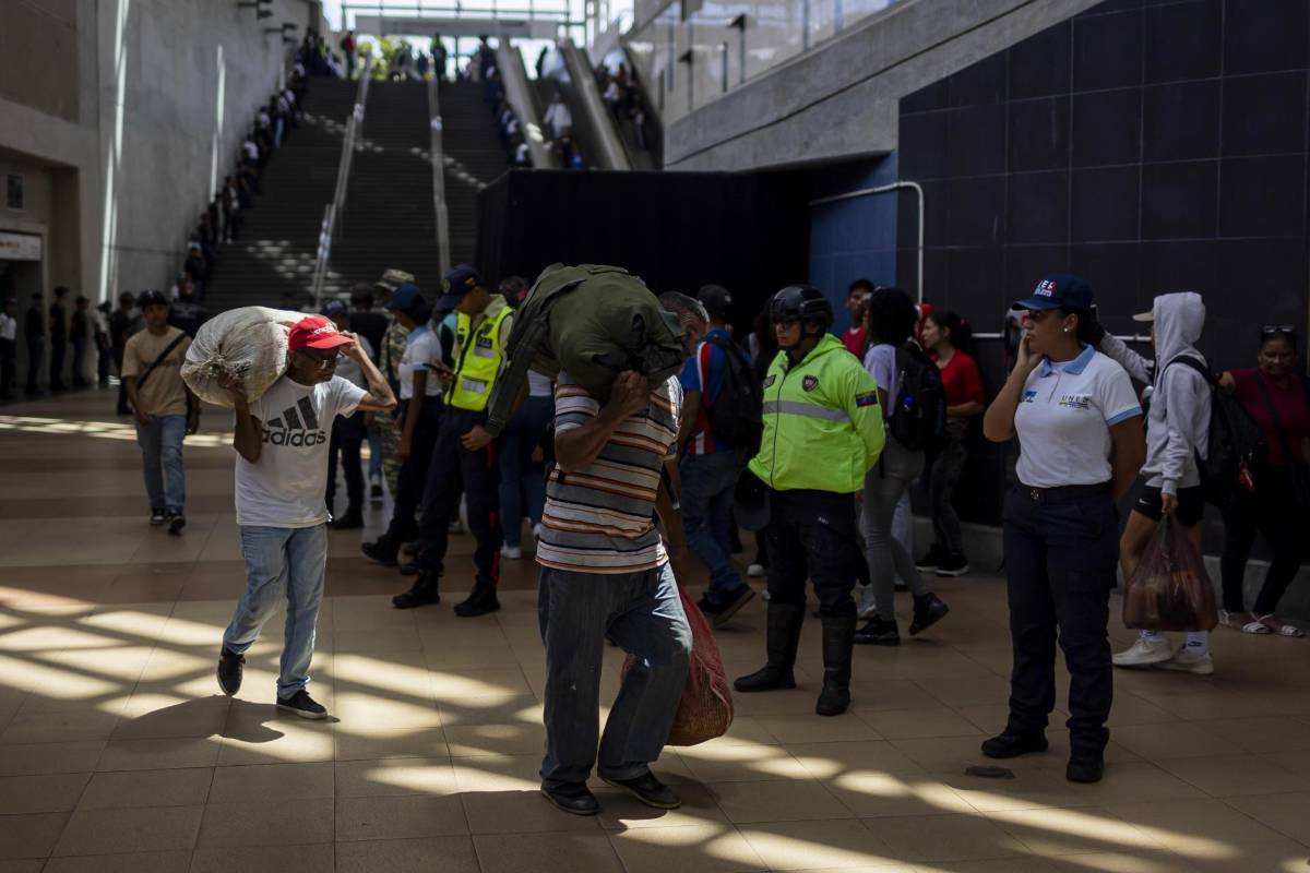 Venezolanos se preparan para responder ante conflicto armado y desastres naturales