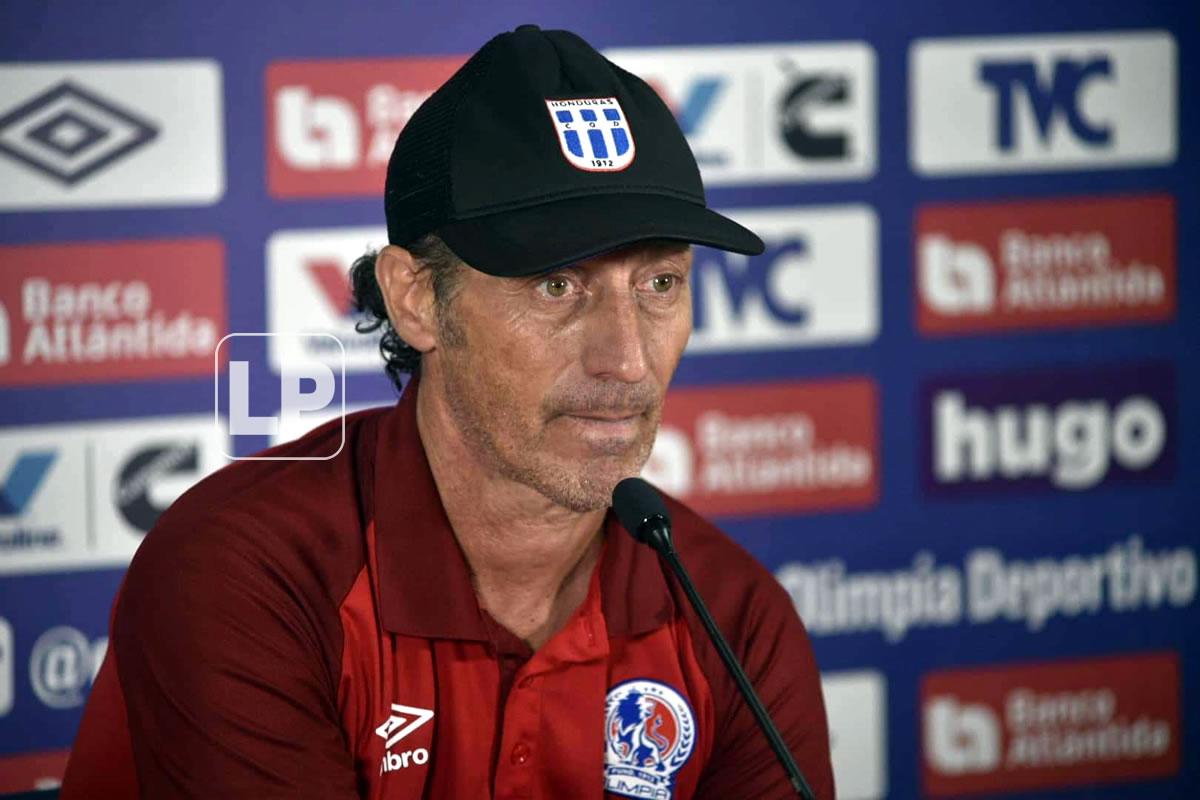 Pedro Troglio se mostró calmado en la conferencia de prensa tras ganar el Clásico por goleada al Motagua.
