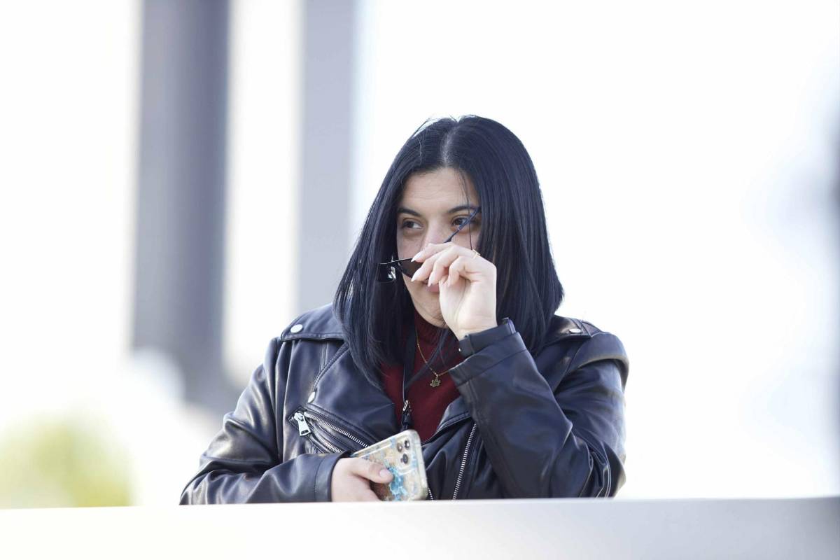 La 'chelita' que enamoró, ambiente y lindas chicas para el Honduras-Curazao