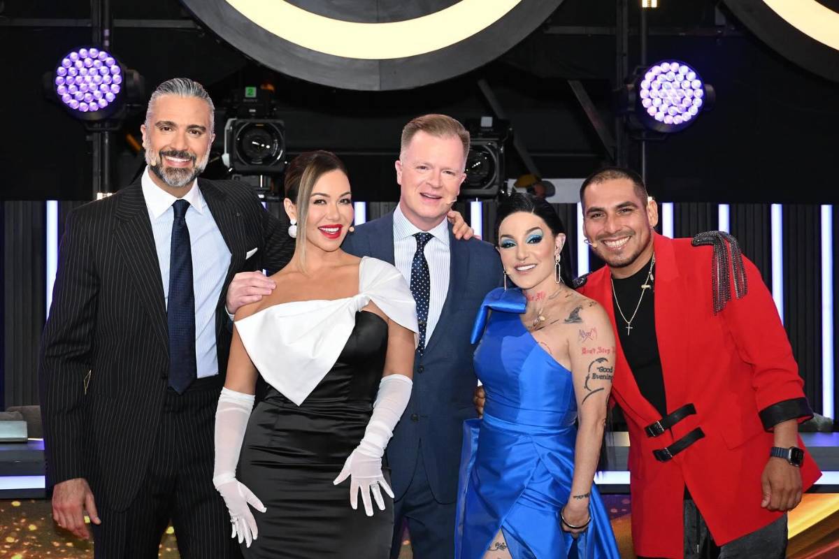 Jaime Camil junto a los jueces de “La Academia”.