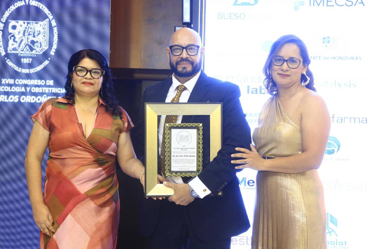 Rinden homenaje al Dr. Juan Carlos Ordóñez