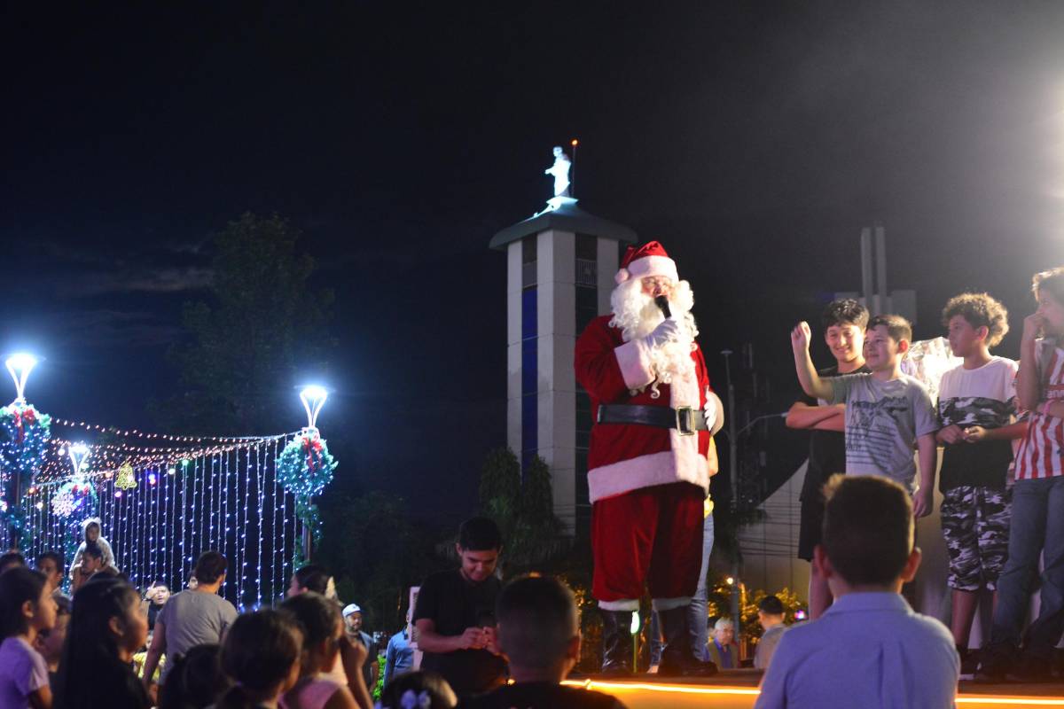 Así fue la increíble inauguración de la villa navideña en el Monumento a la Madre