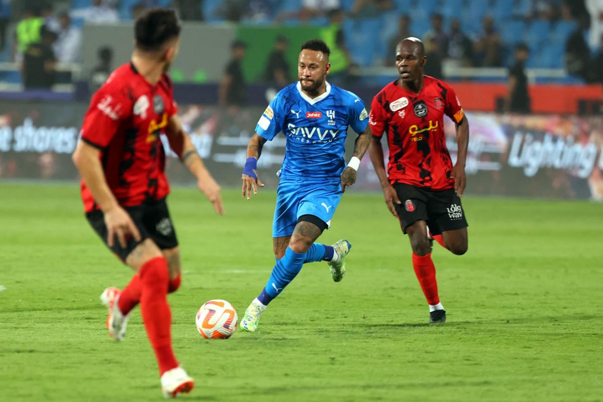 Neymar entró de cambio en su debut con el Al Hilal.
