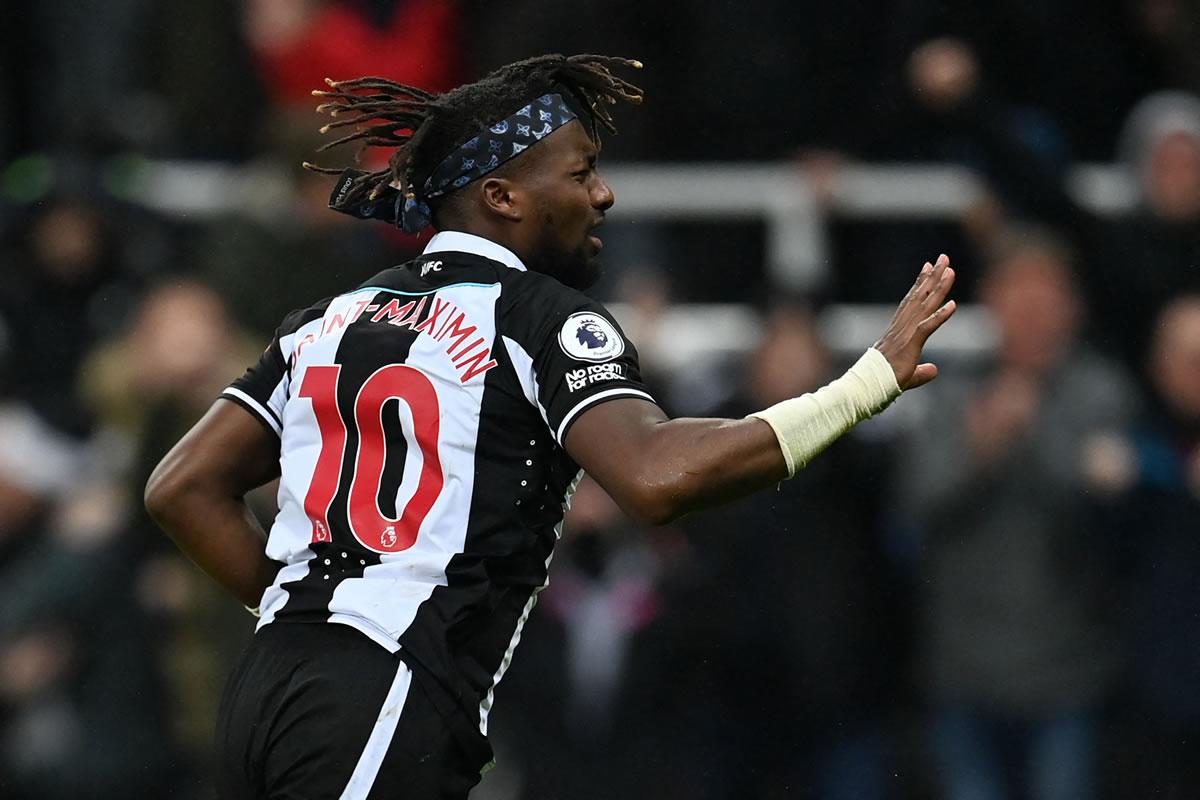 El francés Allan Saint-Maximin puso a ganar al Newcastle en el partido.