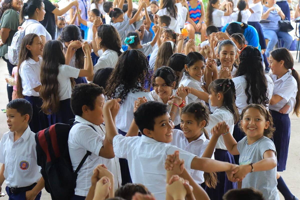 Alumnos de escuela Cabañas aprendieron con fascículos de Mente Sana