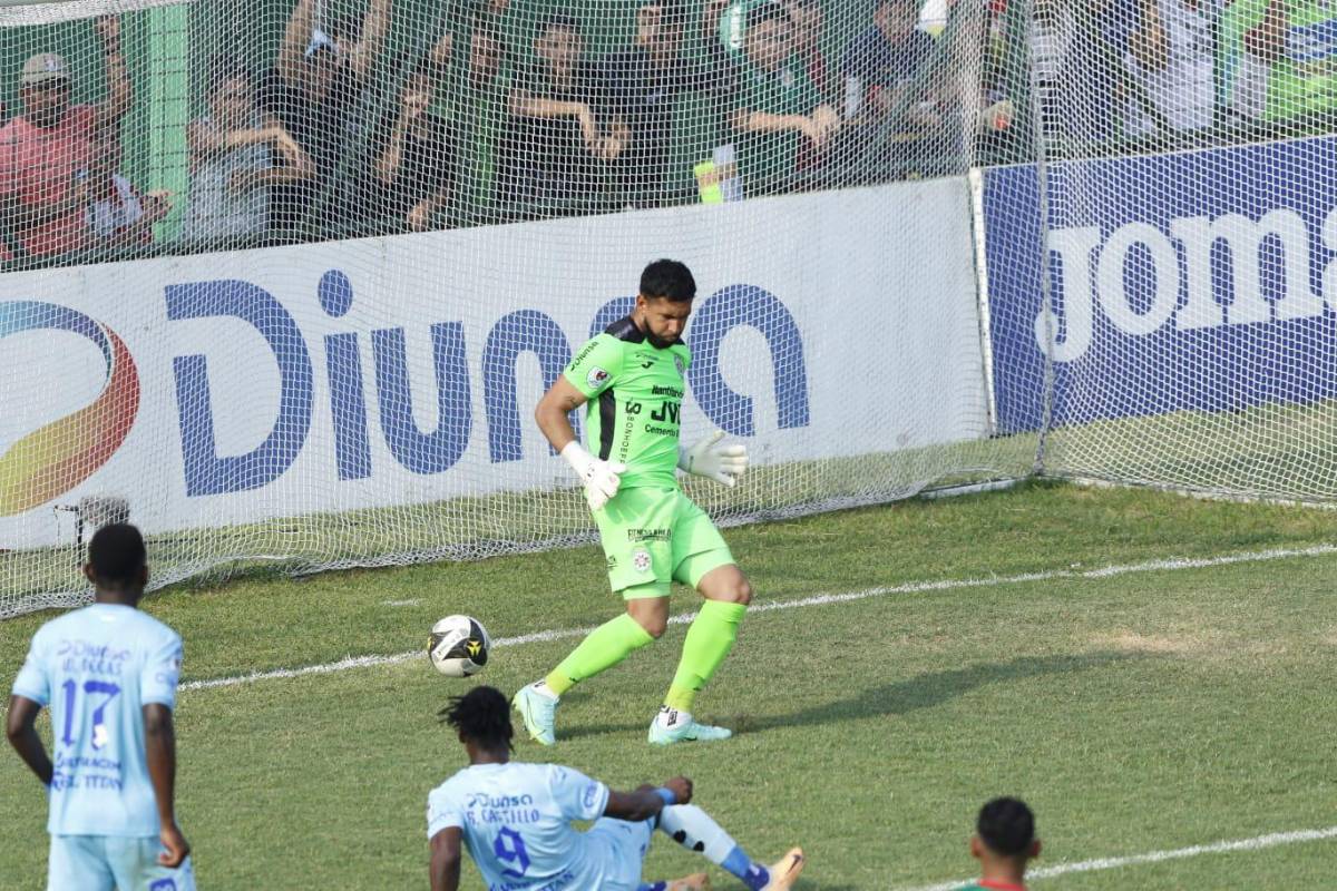 Primer balón que tocó y Rubilio Castillo marcó en el Marathón- Motagua