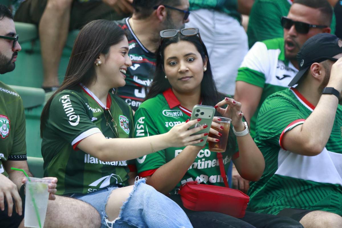 Marathón - Real España: Dama llegó desde Miami y petición a bella chica