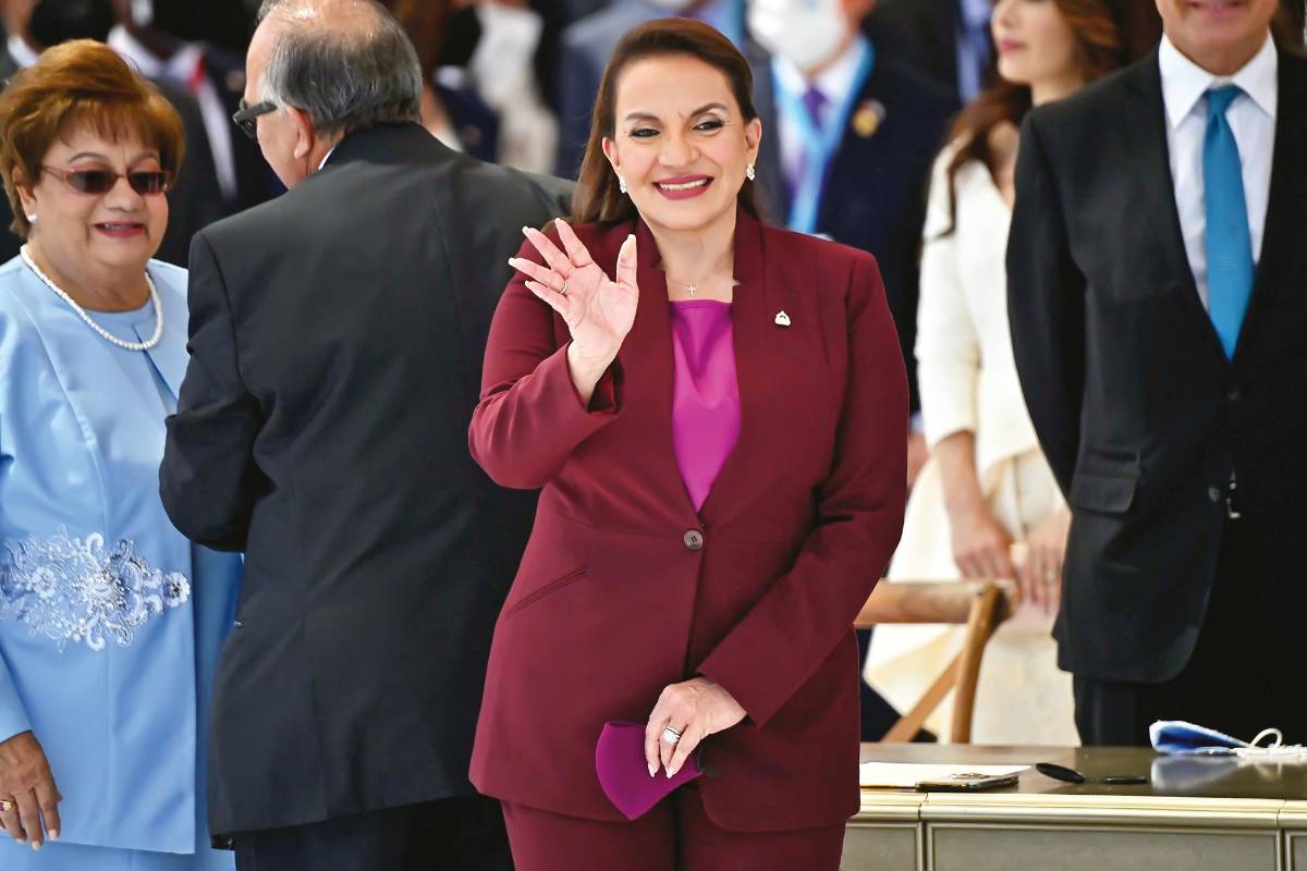 Xiomara Castro vistió de Yoyo Barrientos