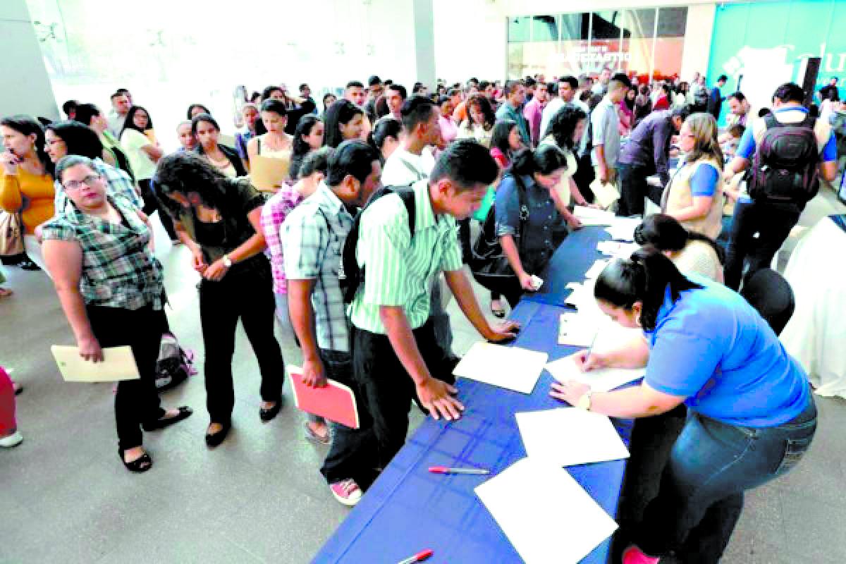 Abren plazas de trabajo en la Sedh y en USAID