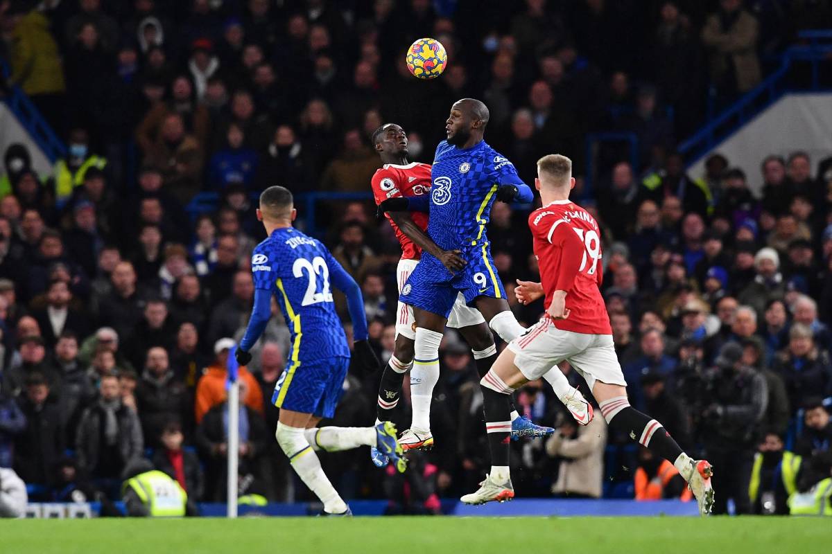 El Chelsea sigue líder pese a empate con Manchester United