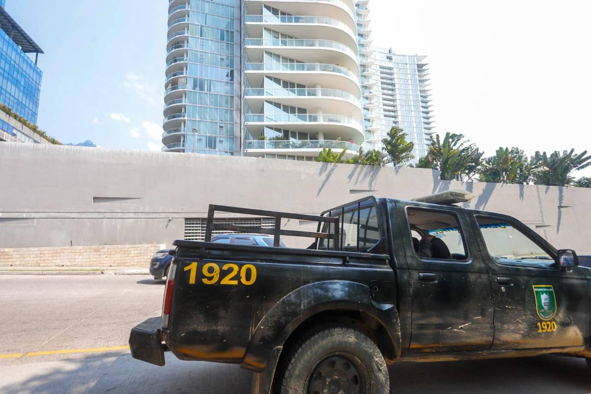 Clínica, avionetas y carros de lujo: bienes del doctor ligado con los Urbina