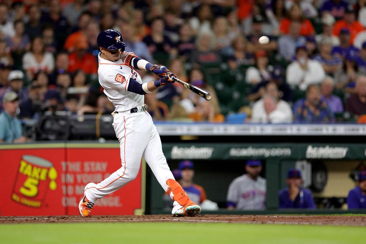 Los Astros con Mauricio Dubón se enfrentan este viernes a los Philadelphia Phillies en el primer partido de la Serie Mundial.