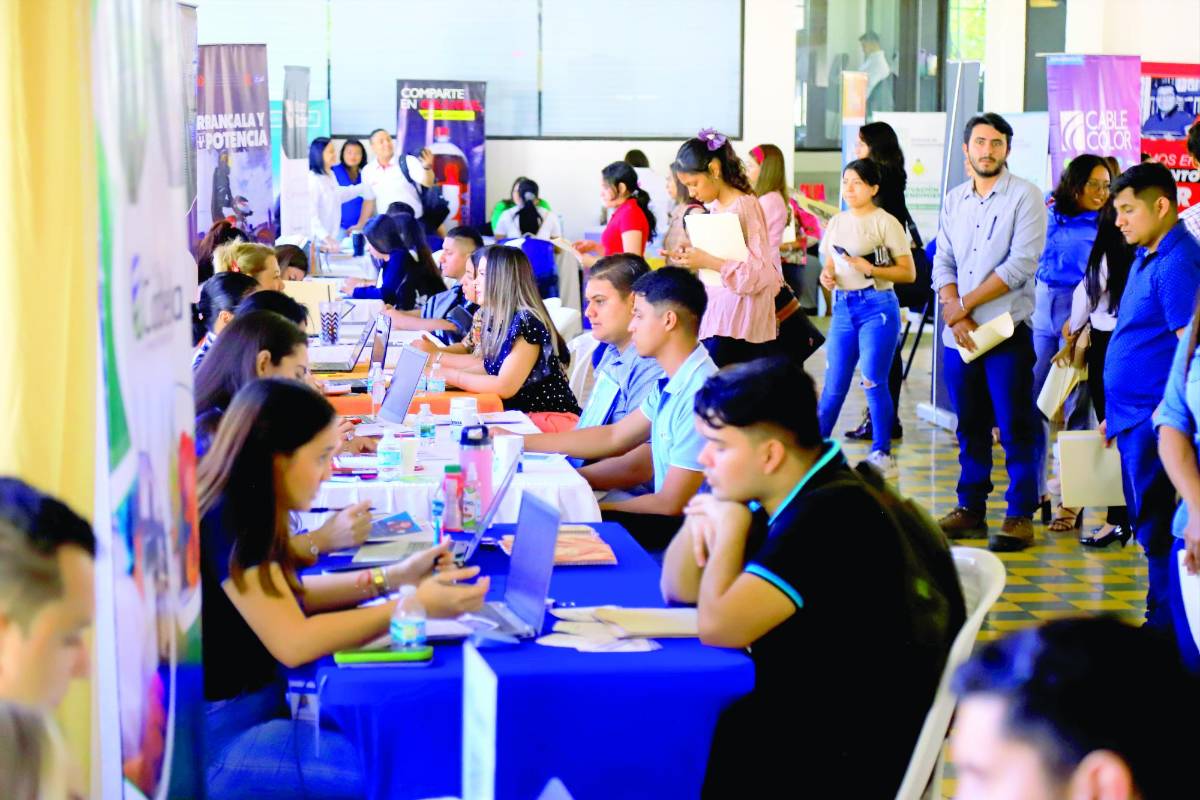 Centrales obreras piden pacto social para crear empleo digno y sostenible