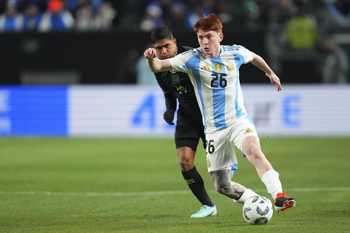Valentín Barco debutó con la Selección Mayor de Argentina.