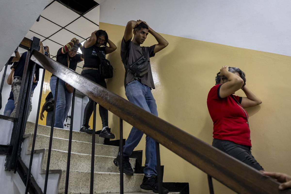 Venezolanos se preparan para responder ante conflicto armado y desastres naturales