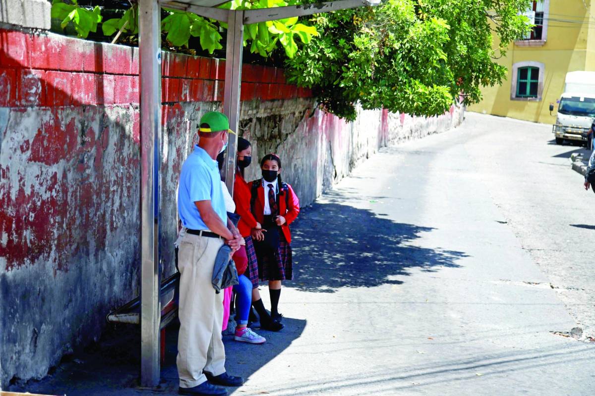 Pesadilla de la extorsión vuelve a paralizar buses y taxis