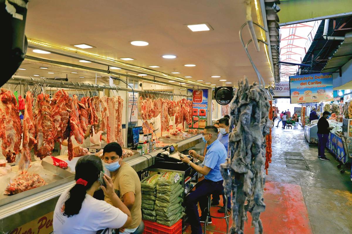 Aumenta carne de res y pollo en mercados sampedranos