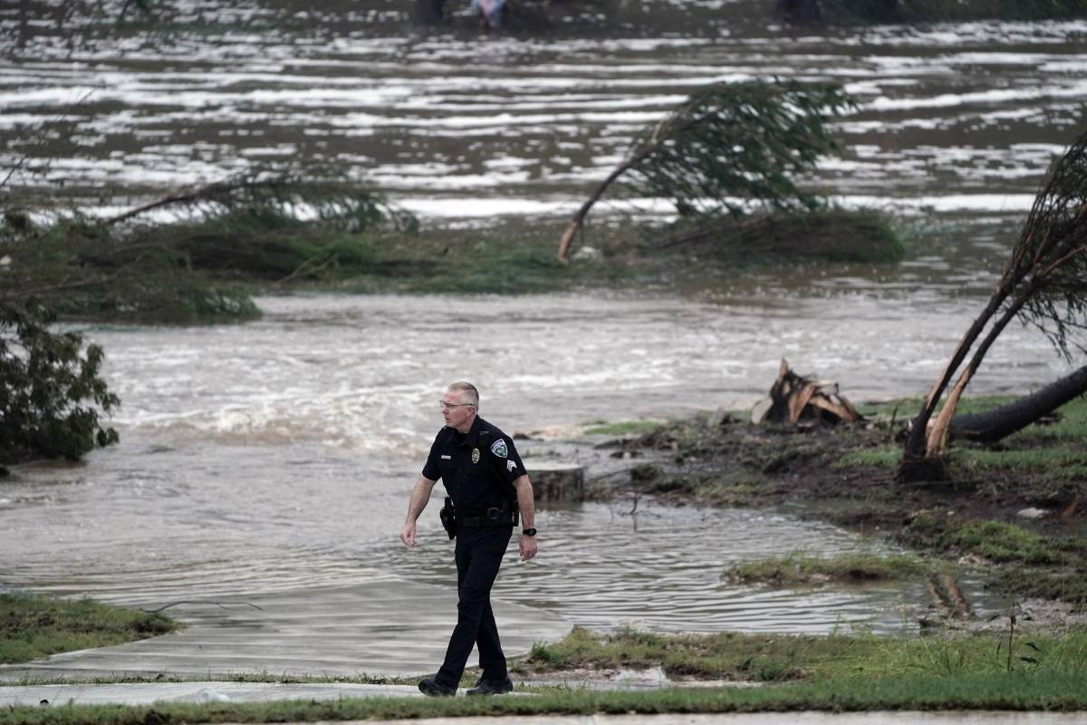 “No nos detendremos”: continúan las búsquedas tras devastadora inundación en Texas