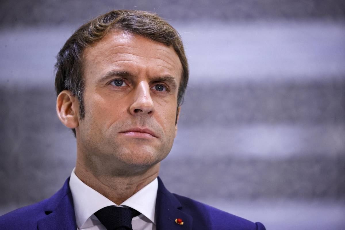 Macron genera indignación en Francia al confesar querer “joder” a los no vacunados