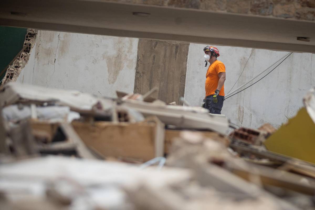 La desesperada búsqueda de sobrevivientes continúa tras los terremotos en Venezuela