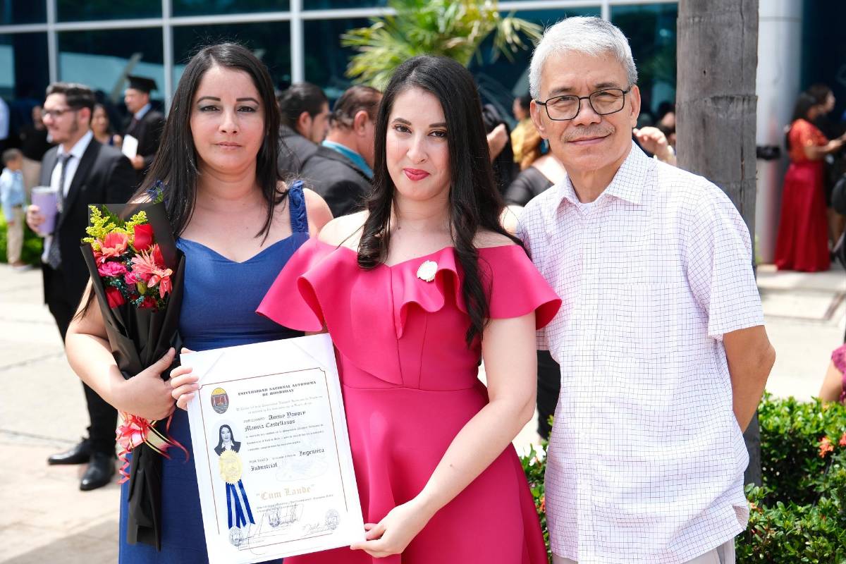 Orgullo por los nuevos egresados de la Unah Cortés