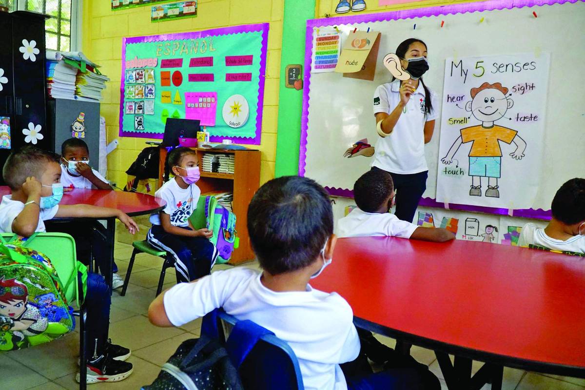 El inglés es la lengua materna de 250 niños de escuela de Armenta