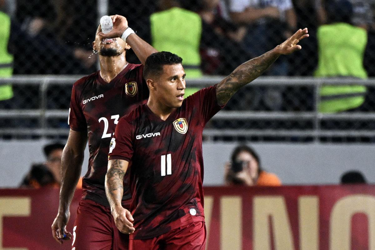 Darwin Machís cerró la victoria de Venezuela sobre Chile.