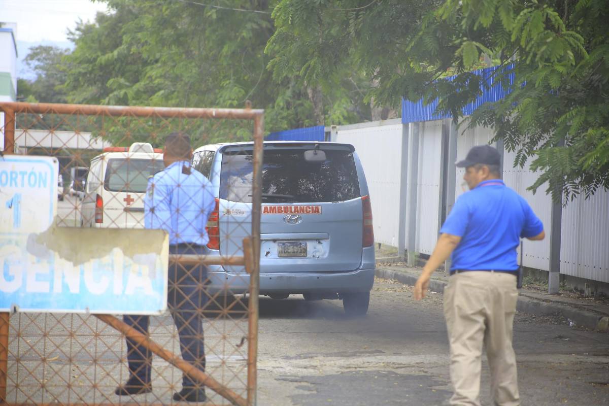 Ayúdennos: dramáticas imágenes del brutal choque entre bus y rastra en la CA-4