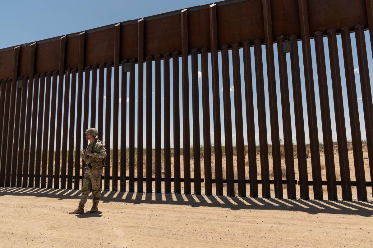 Tanques y drones: así luce la frontera militarizada en la era Trump